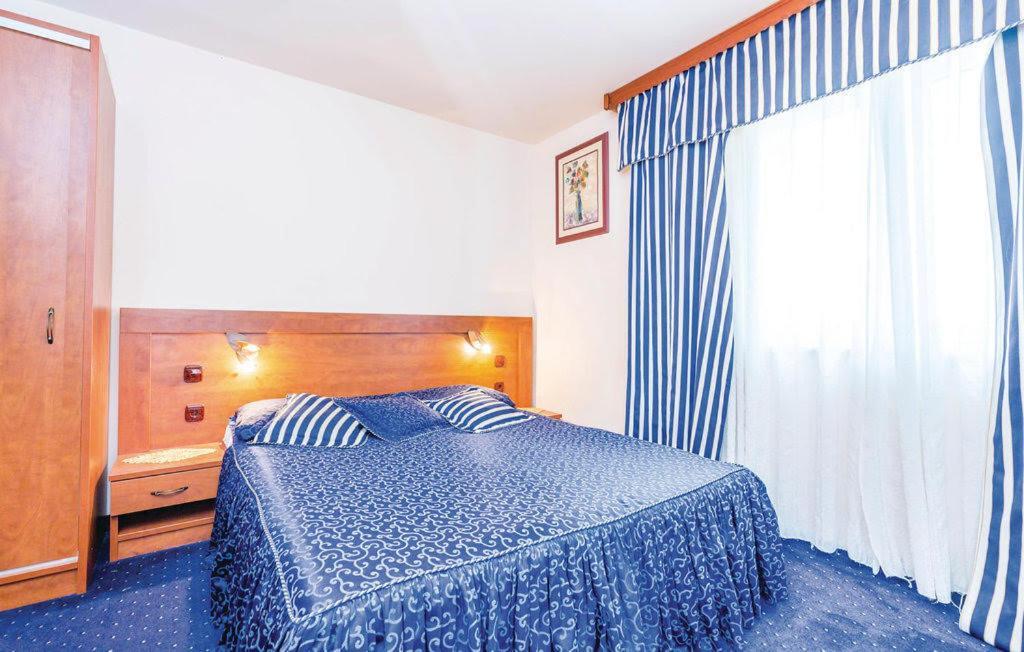 Bed & Breakfast Valentina Metajna Extérieur photo